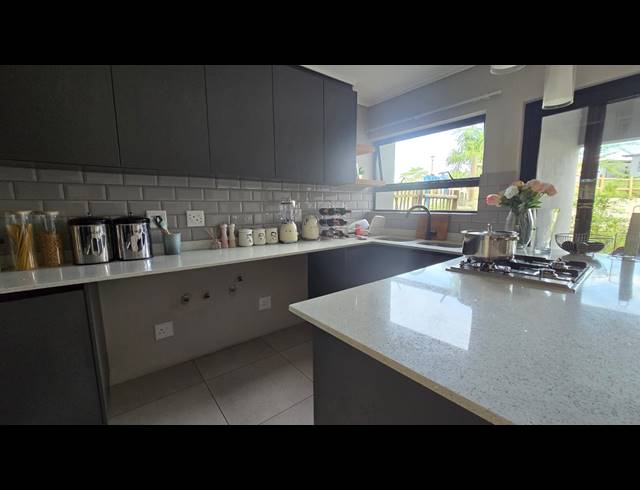 3 BEDROOM SECTIONAL TITLE TO LET IN PALM LAKES ESTATE